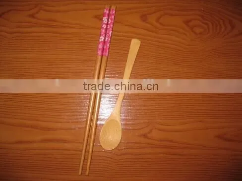 widely used bamboo chopsticks and spoon set