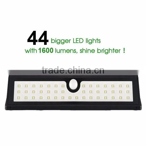 44 LED Outdoor Wireless Solar Energy Powered solar street light Ponds Decor Accent Lighting with Three Modes