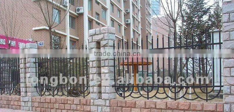2012 Top-selling modern handmade iron fence for garden