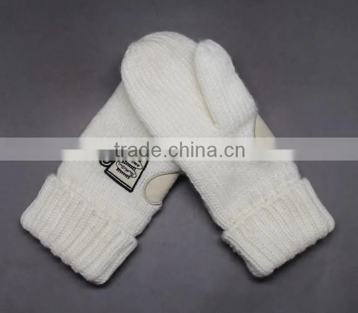 CUSTOM KNITTED GLOVES WITHOUT FINGERS