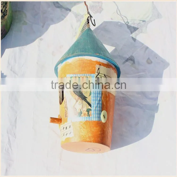 China supplier crafts hang Christmas wooden bird house wholesale modern design wooden bird house high quality wooden bird house
