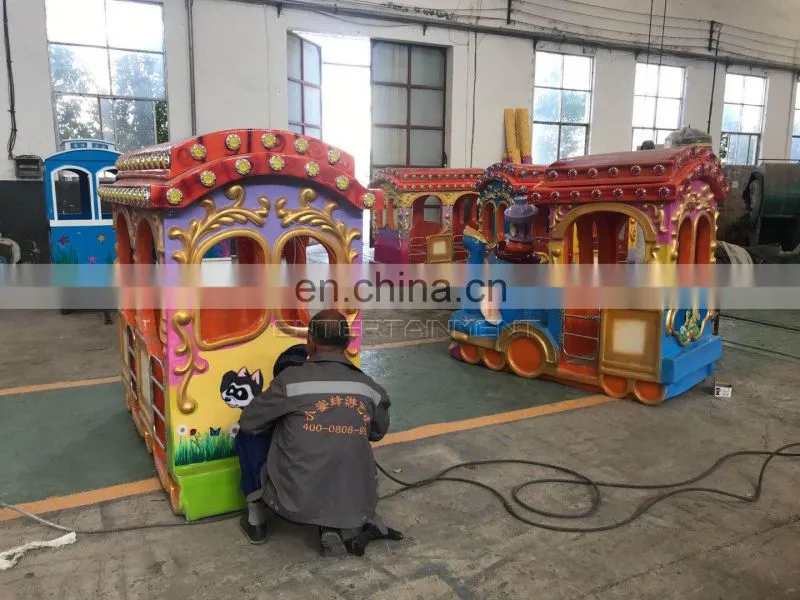 Funfair rides electric 16 person track train for kids