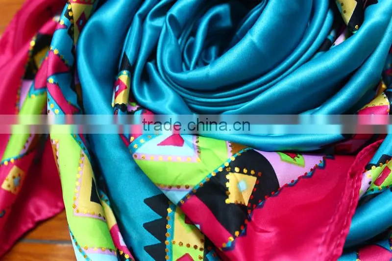 Fashionable satin gold printed square scarf silk scarf scarf supplier