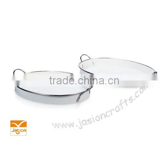 Ideal For Outdoor Entertaining, BBQs, Picnics Tray with white color