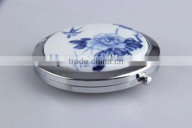The ceramic surface round flip mirror