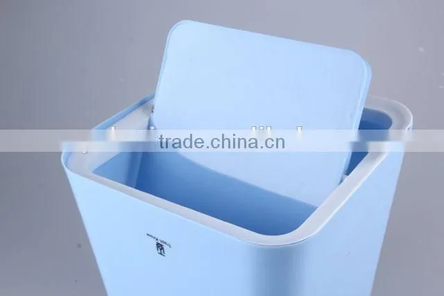 Swivelling Cover Plastic Trash Can Household Garbage Can/Rubbish Bin