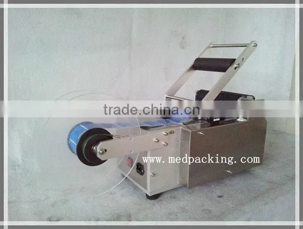 New design Semi-Automatic round bottle labeling machine