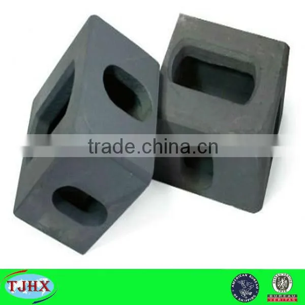 Cargo shipping corner castings, container fittings