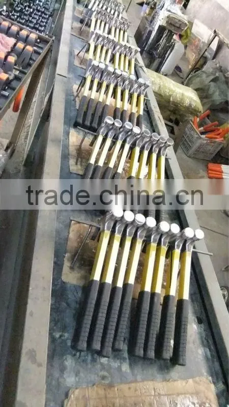 Brithsh type claw hammer with wood handle
