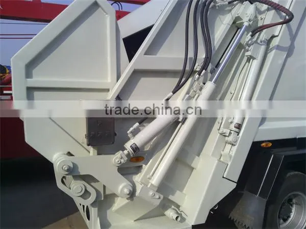 small Dongfeng roll-off garbage truck for sale