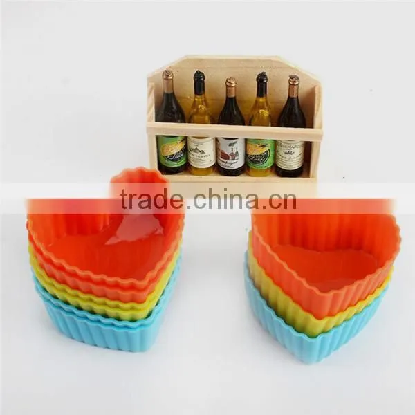 Fancy heart shaped wedding cake mold