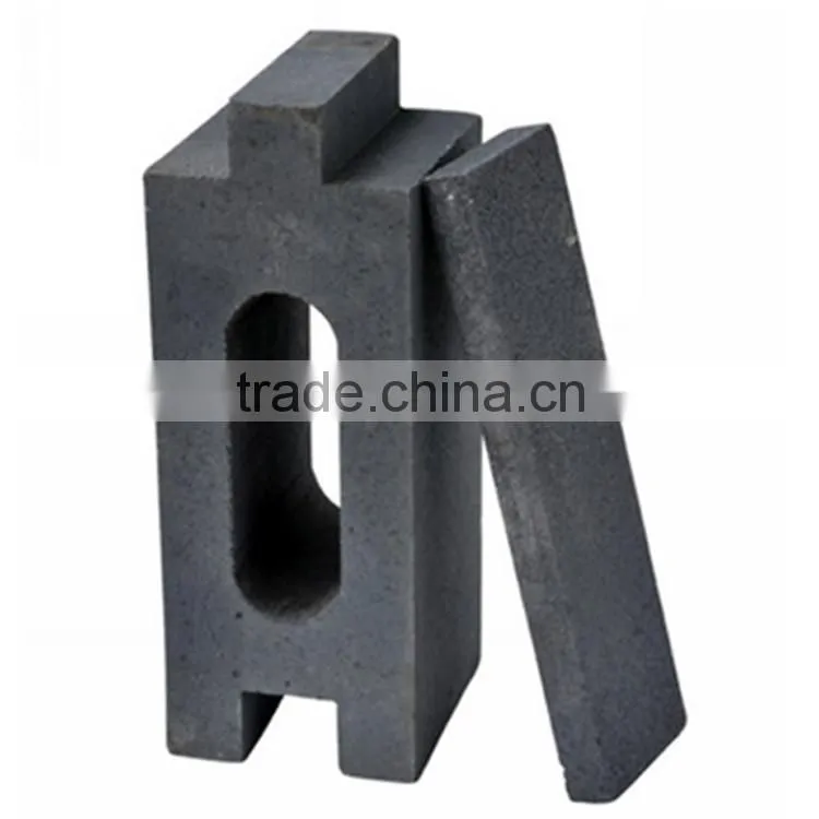 Low density oxide bonded silicon carbide brick