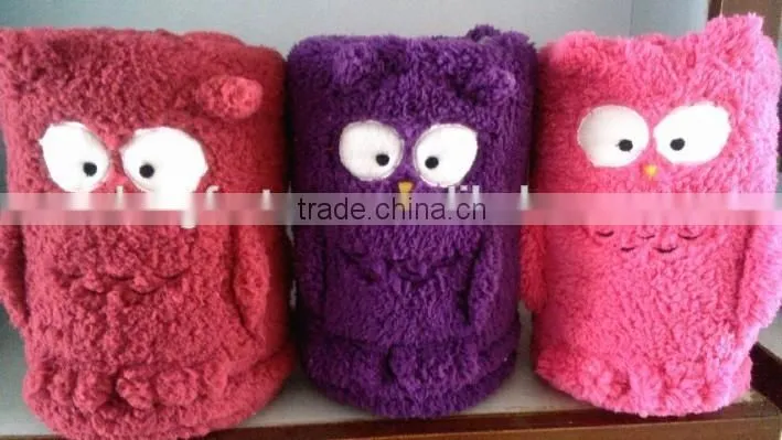 Manufactory wholesale home designs home textile 100% polyester coral fleece fabric blanket cheap 2 in 1 pillow blanket