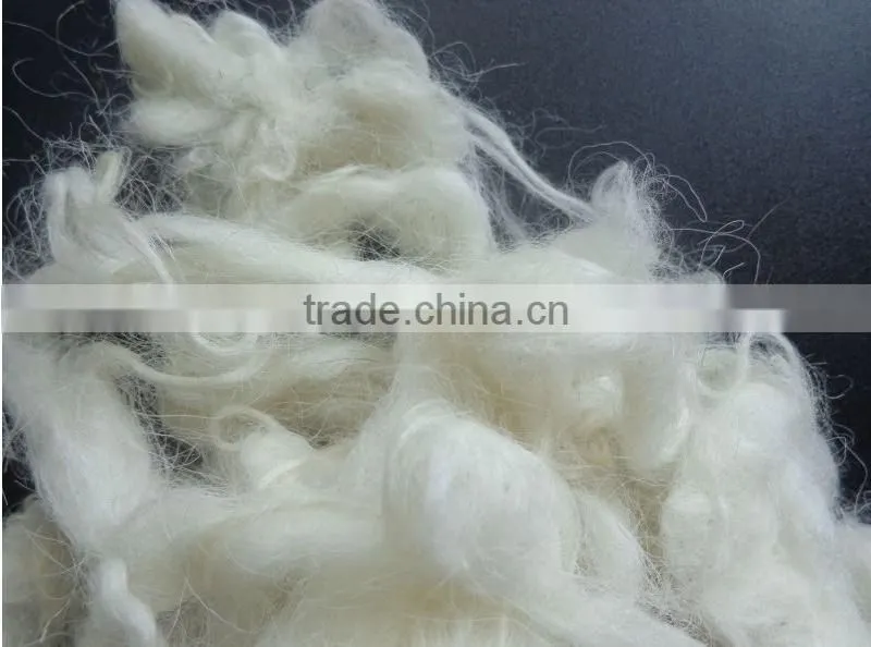 England scoured 30-34mic 60-100mm carpet grade wool