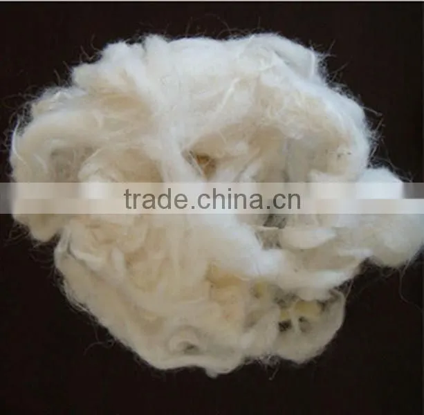 England scoured 30-34mic 60-100mm carpet grade wool