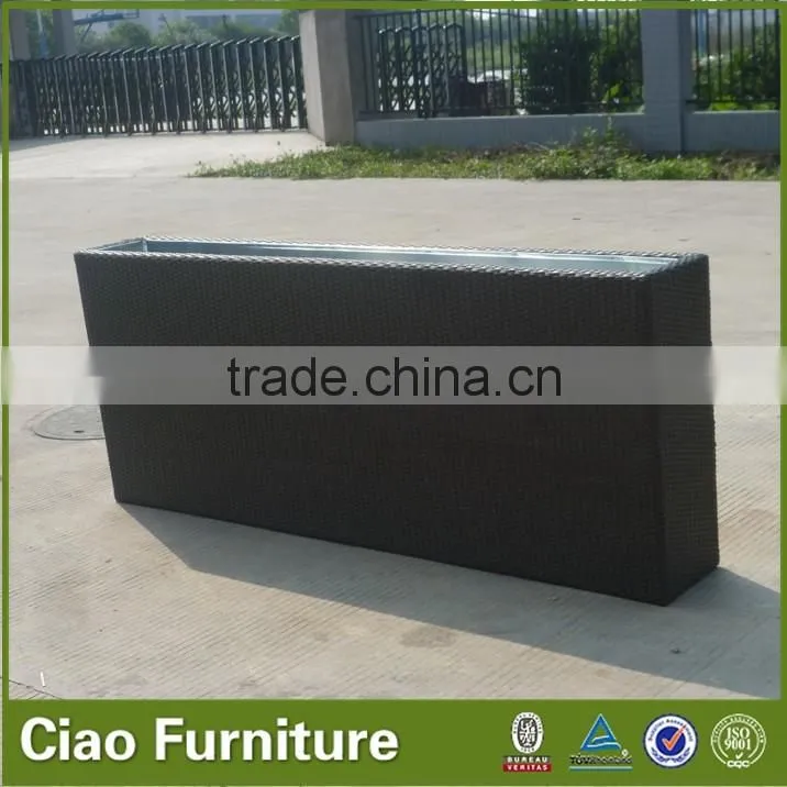 Rattan outdoor flower pot