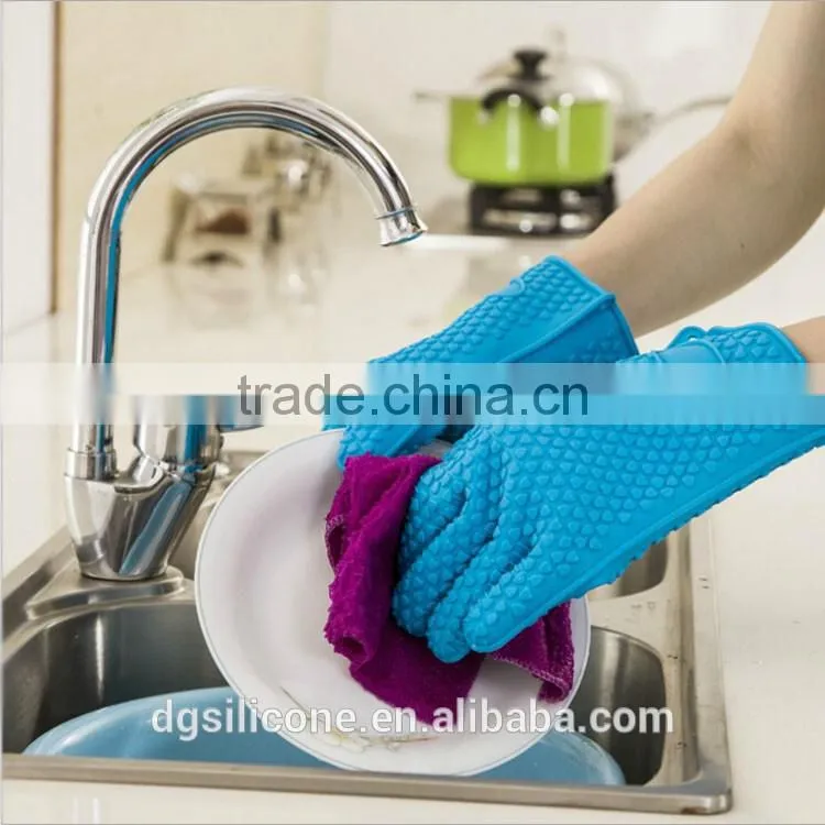 China manufacturer kitchen waterproof silicone oven mitts heat resistant silicon gloves for cooking