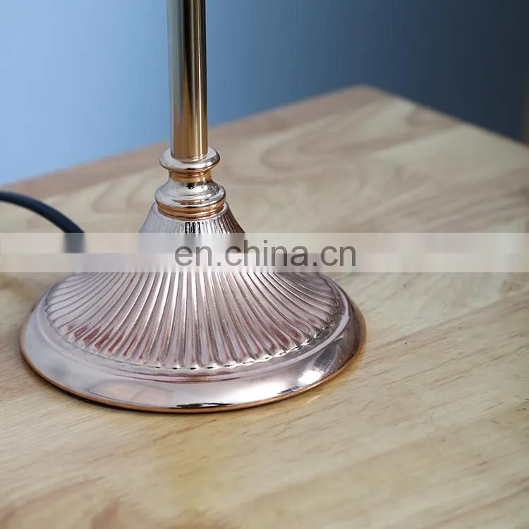Wholesale gold steel metal base red shade home decor bedside table lamp for hotel