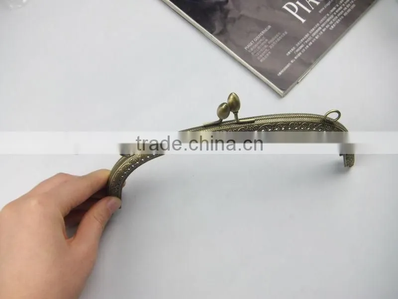 2014 NEW!Antique Brass DIY Metal Sewing Purse Frame DIY Purse Frame With Kiss Lock