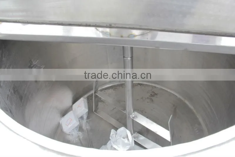 Stainless Steel Hot and Cold Tank With An Agitator