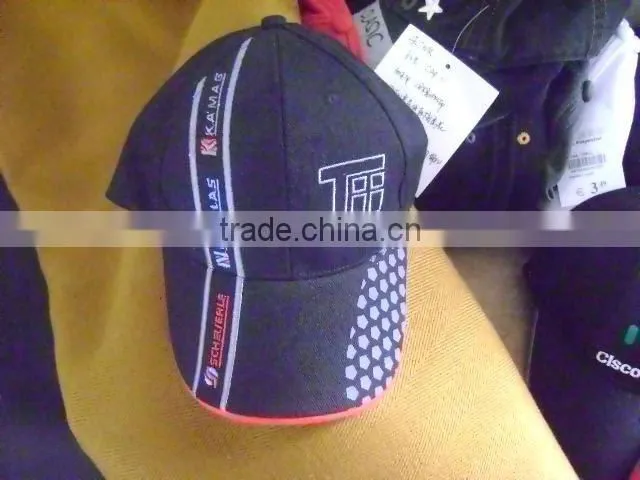 100% cotton twill worn-out washed baseball cap with flat embroidery logo