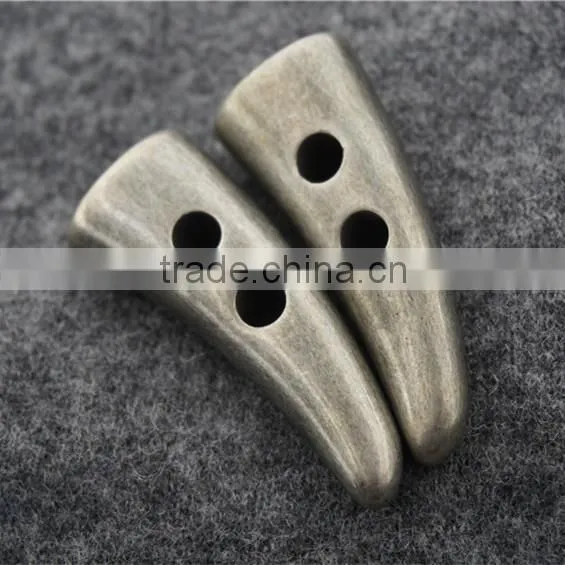 VINTAGE SILVER COLOR RESIN TOGGLE BUTTON