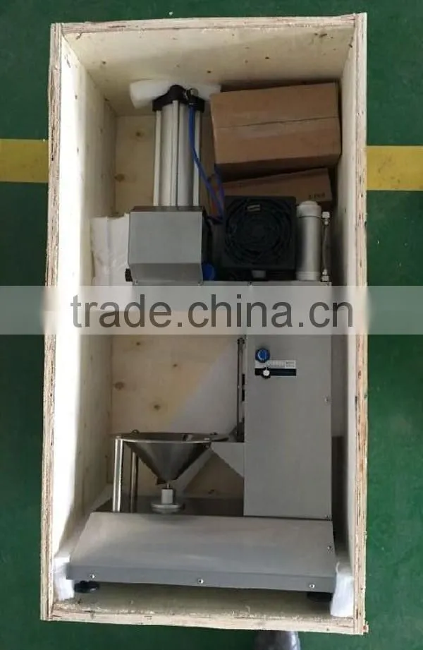 young coconut peeler machine for sale /coconut trimming machine/coconut peel removing machine