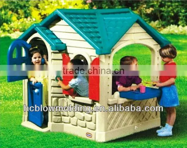Custom Strong large pet hard plastic cage house with door and lock,small pet house
