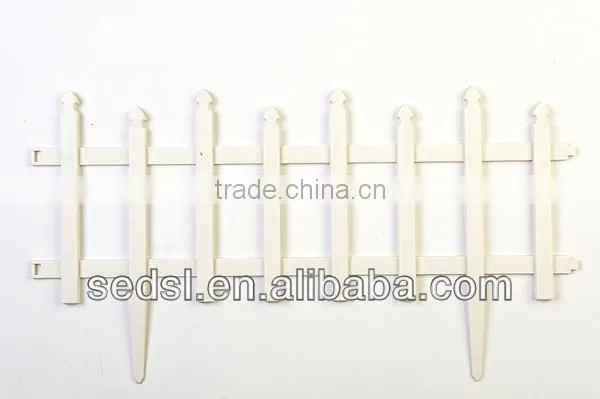 Beautiful Green Garden Plastic Fencing