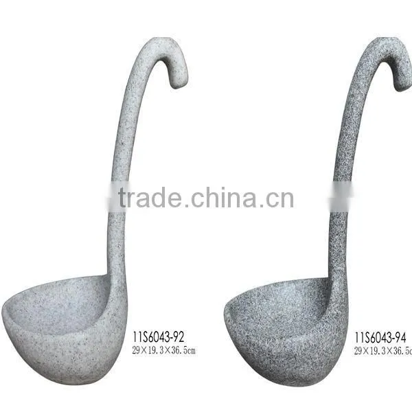 water drop shape pet feeders