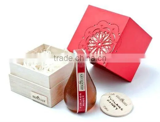 engraving flower of luxury gift box
