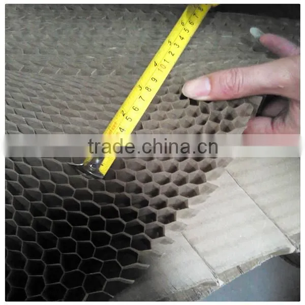 Paper collar Euro pallets with packaging hole