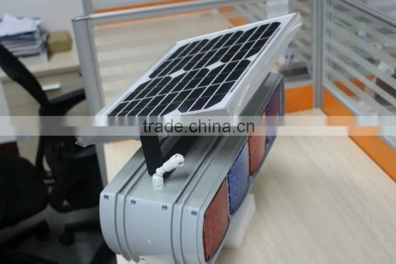 Super bright two-sided solar power system flashing warning light