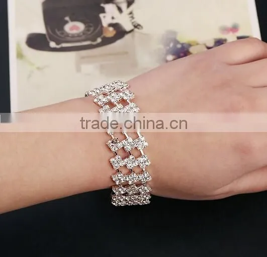 New Fashion Women Lady Gold Plated Crystal Cuff Bangle Love Heart Charm Bracelet