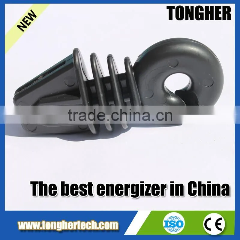 Bull nose electric fence insulator