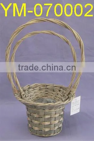 Beautiful Willow Gift Basket With Liner