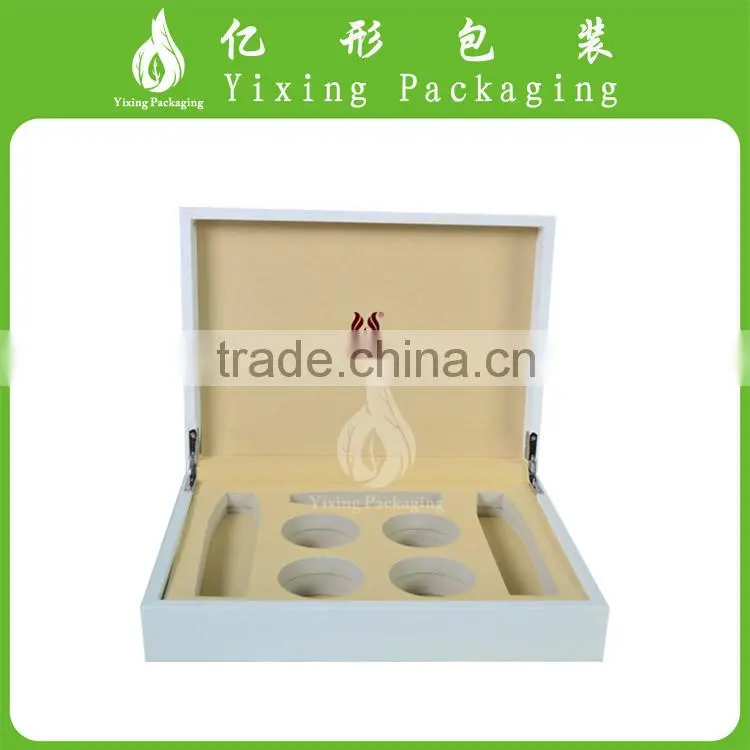 Lockable large leather box for cosmetic