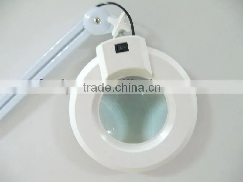 magnifying glass with light stand