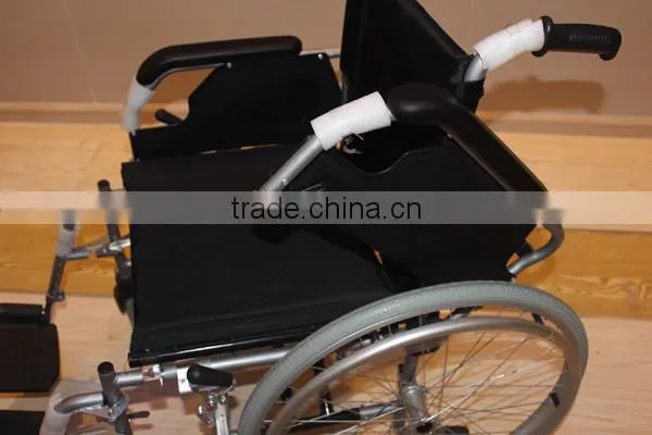 Kareway medical manual wheelchair with stable wheelchair ramp for sale