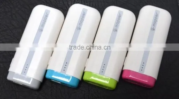100% real 4000mAh capacity emergency chargers with 4 LED power indicator and hand light