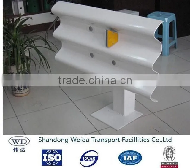 THRIE-BEAM Guardrail / Crash Barrier