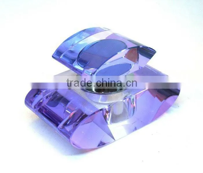 2016 Wholesale and customized crystal perfume bottle