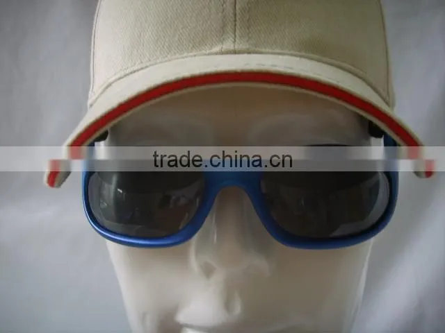 100% Cotton baseball cap with sunglasses