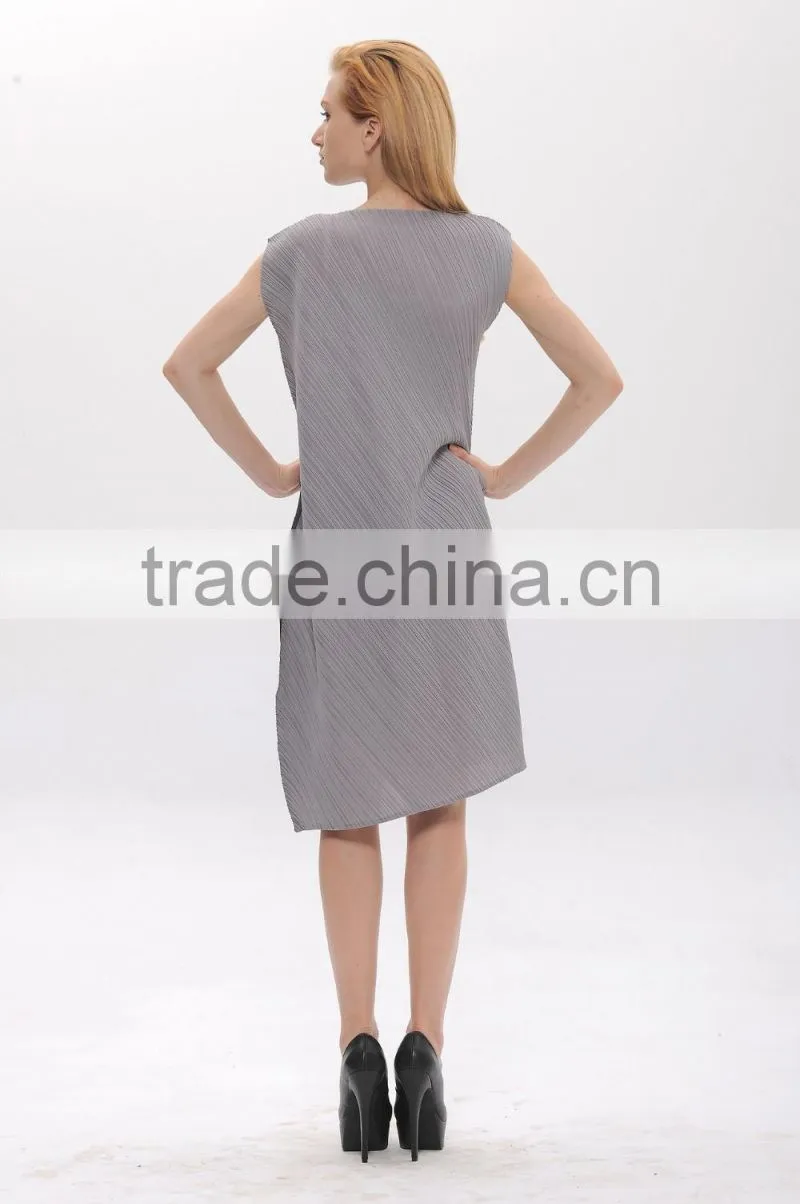 Women wrinkle graduated color irregular hem fashionable dress