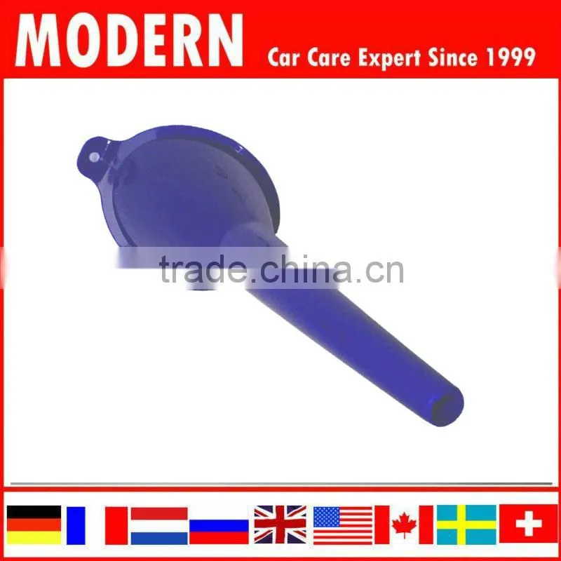 Plastic funnel