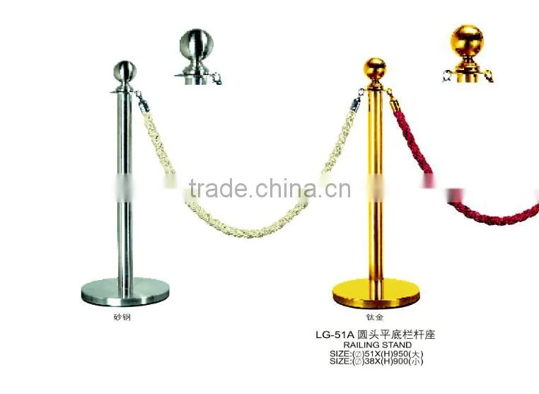 Stainless Steel Flat Base Mobile Steel Barrier With Velvet Or Twist Rope For Crowd Control