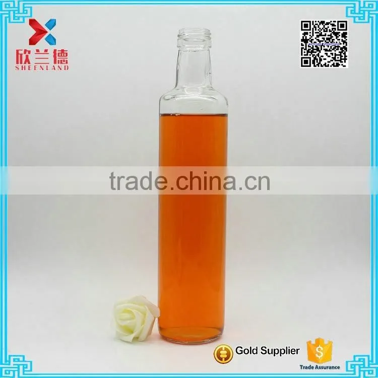 730ml Screw Cap Sealing Type Classical Glass Bottles for Alcohol Drink