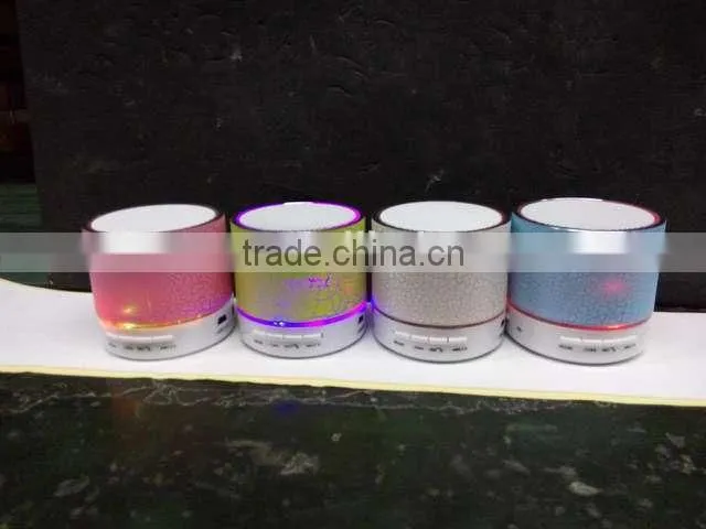 Factory Sale 2015 New Design Portable Mini Bluetooth Speaker with Flash Light