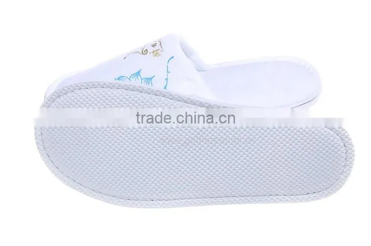 Special Design Washable Winter House Embossed Logo Slipper