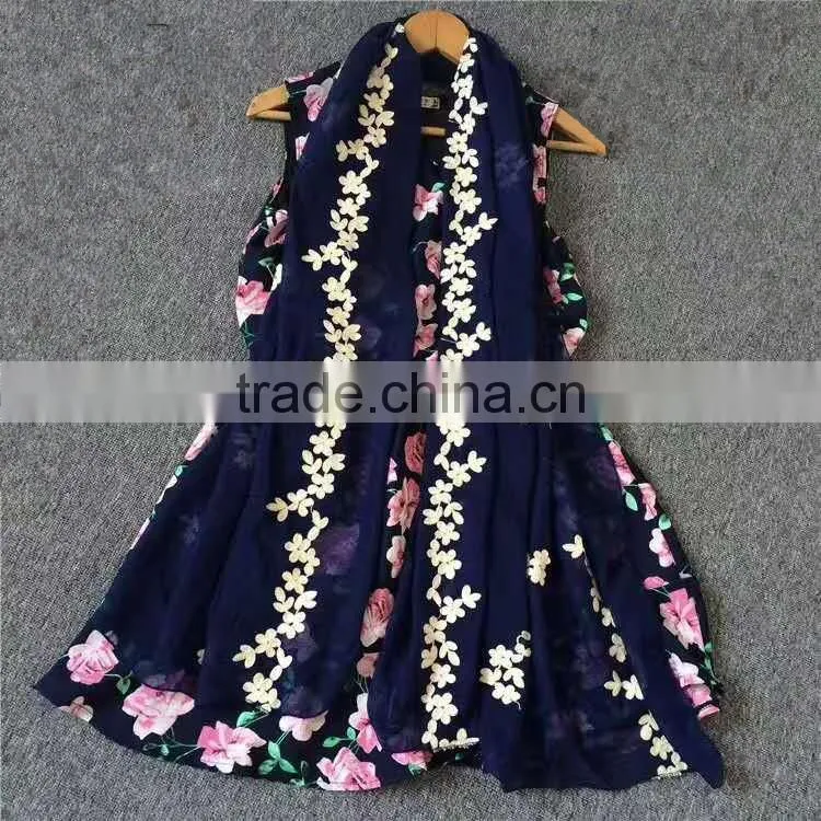 2017 Best selling floral pattern embroidery scarf cotton muslim hijab scarf